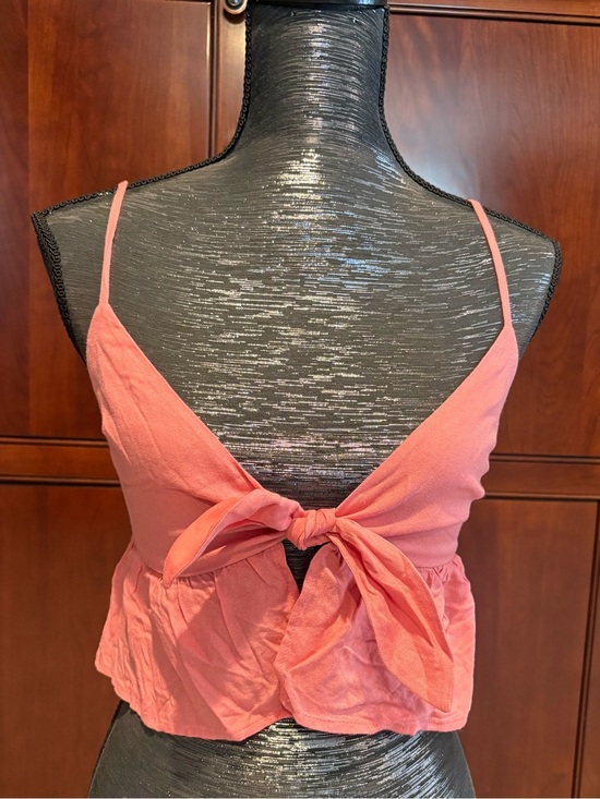 Forever 21 Tops - Forever 21 Coral Tie-Front Crop Cami